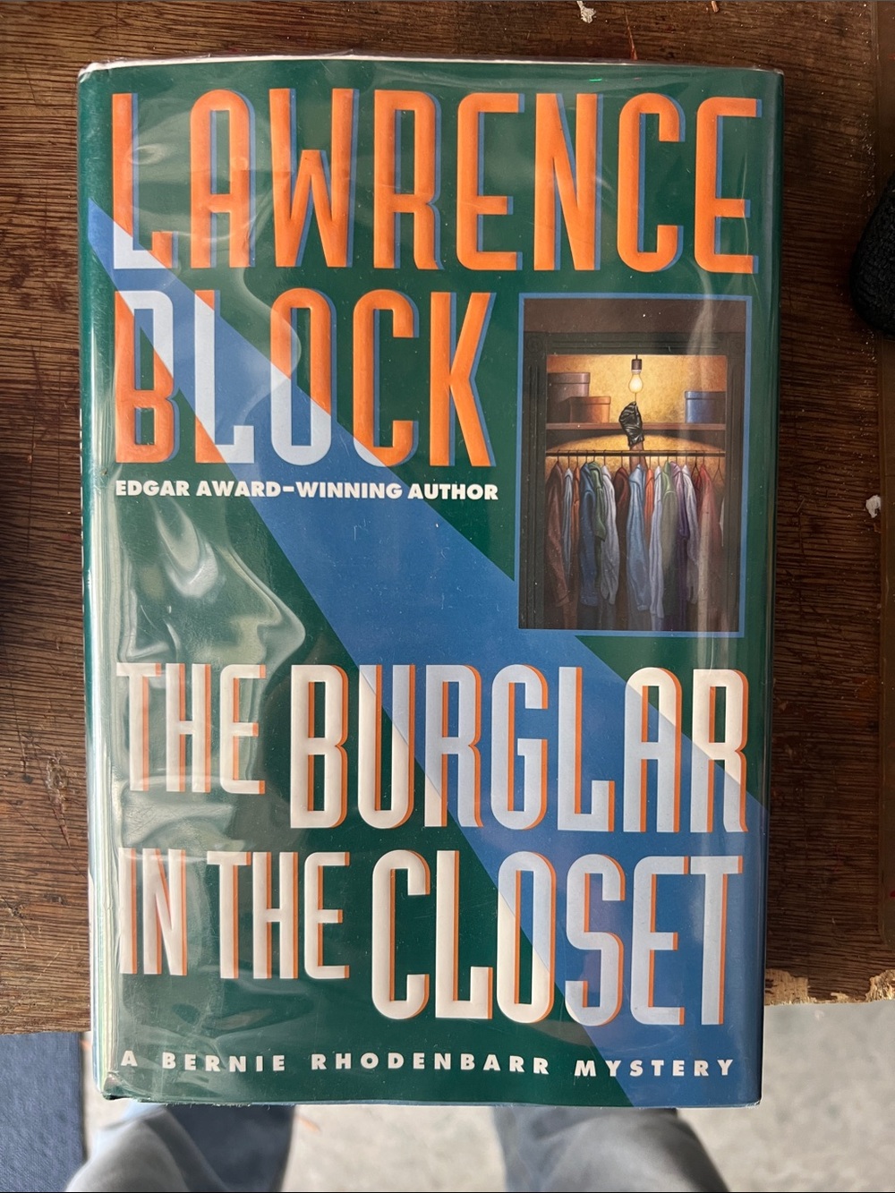 Lawrence Block — The Burglar in the Closet (Green & Blue Hardcover)